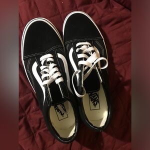 NEW~Vans Off The Wall Unisex Shoes~MEN 9.5~Women 11~Black &White Sneakers~Skater